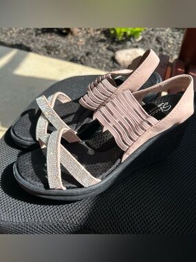 Skechers Womens 31587 Rumblers Solar Burst Pink Blush Wedge Rhinestone Size 8